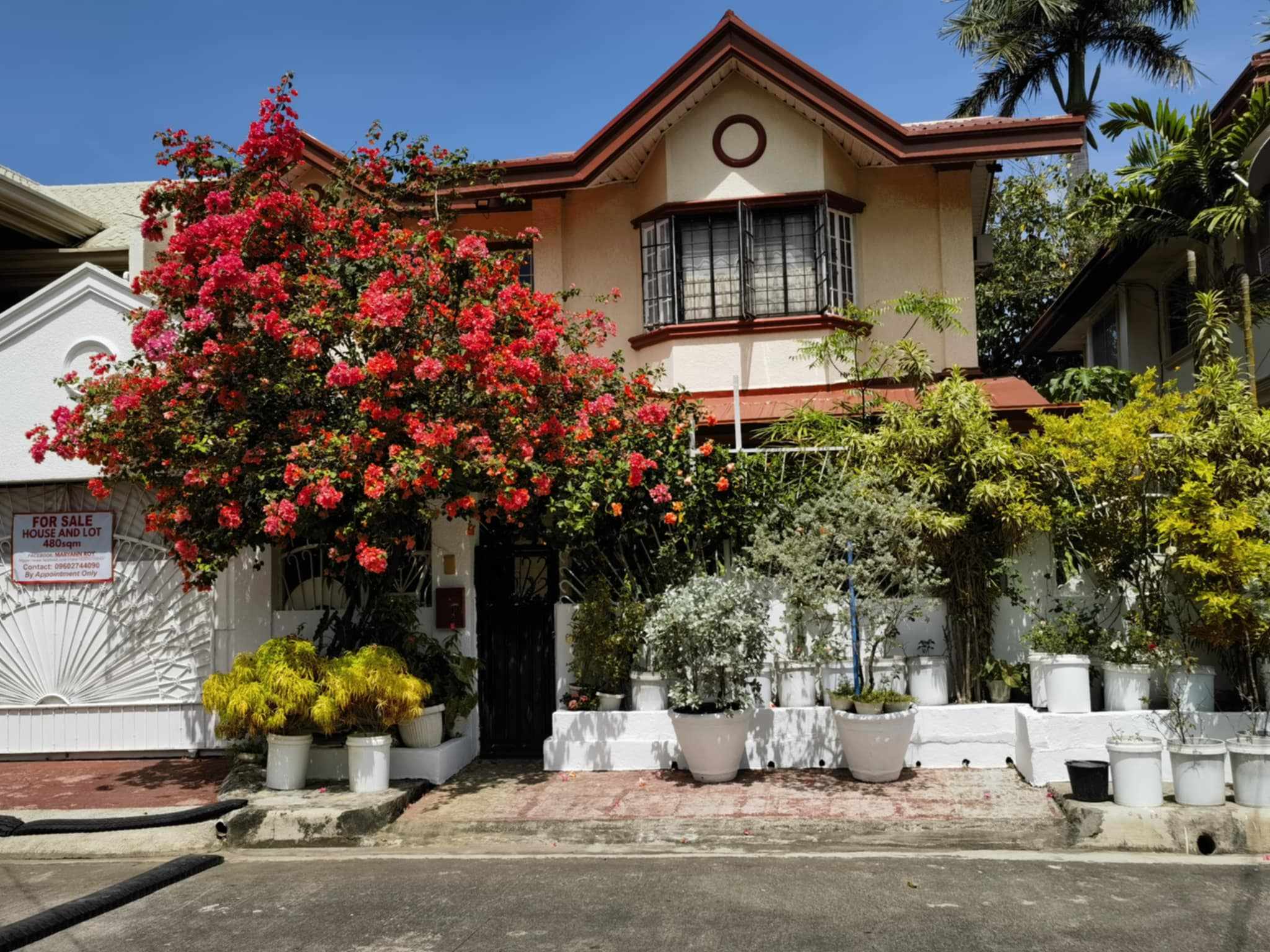 House in Manville Royale Subd. Bacolod For Sale