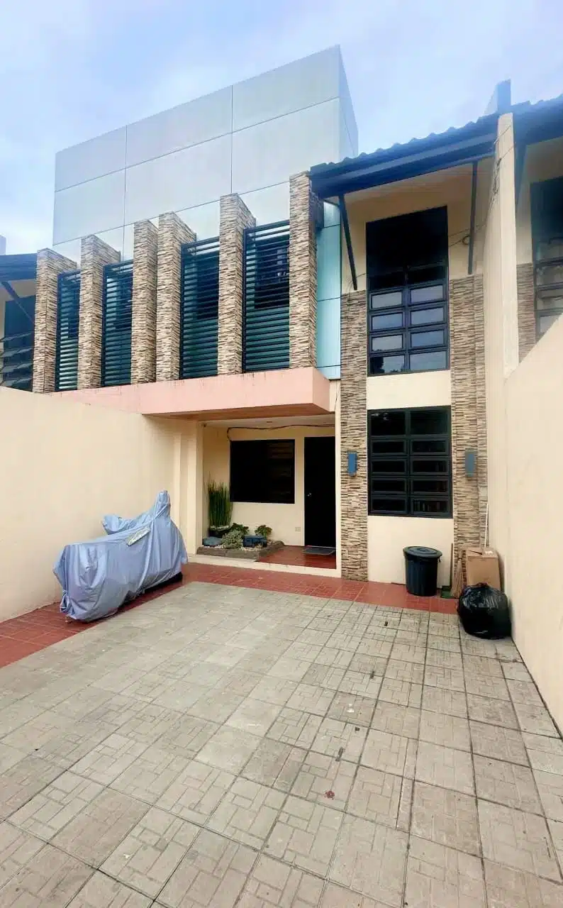 Townhouse for Rent near Lagoon, Seda, and Ayala Capitol
